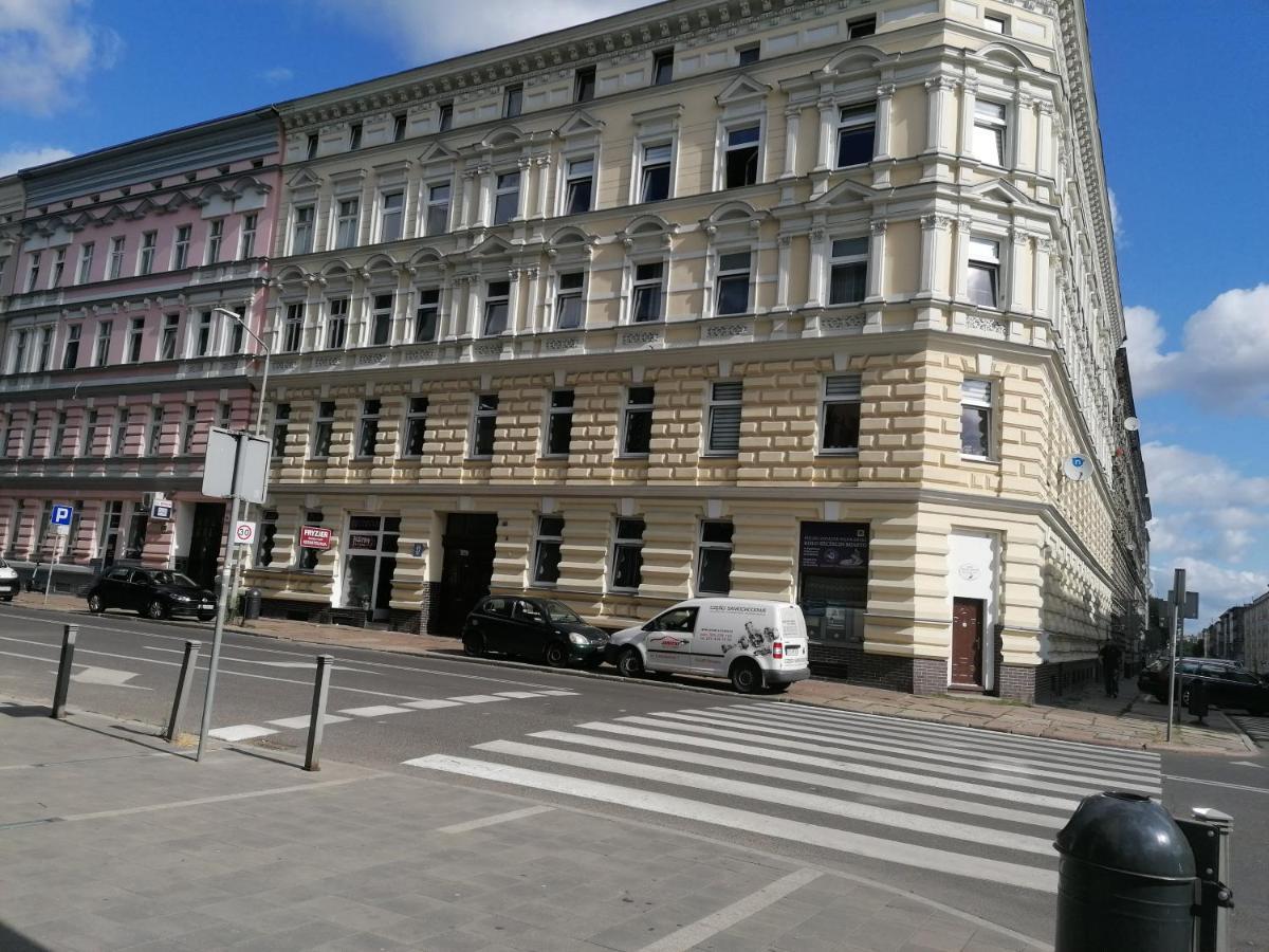Hostel Tulip - Pokój 1 ze wspólną łazienką i kuchnią Szczecin Zewnętrze zdjęcie