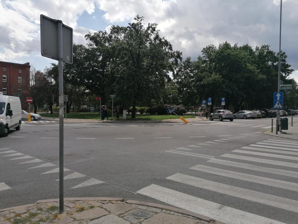 Hostel Tulip - Pokój 1 ze wspólną łazienką i kuchnią Szczecin Zewnętrze zdjęcie