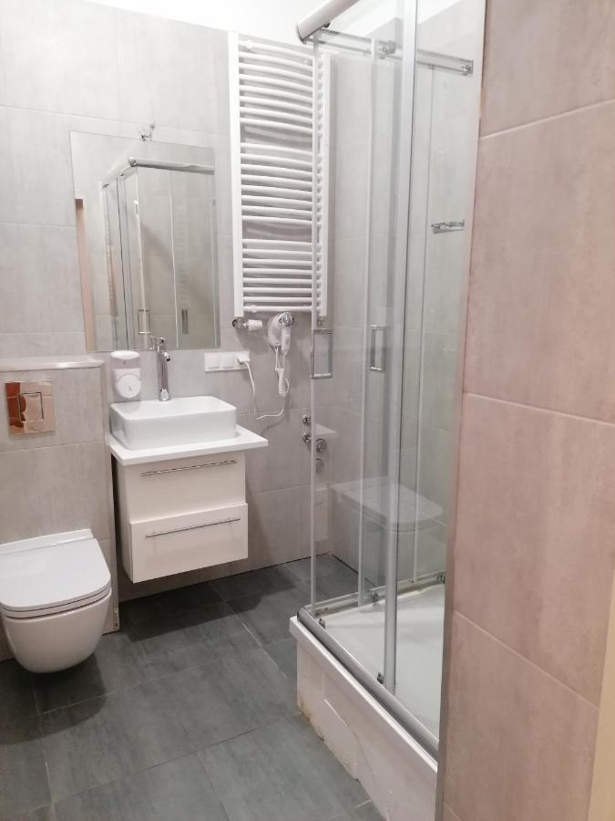 Hostel Tulip - Pokój 1 ze wspólną łazienką i kuchnią Szczecin Zewnętrze zdjęcie